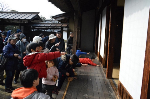 昔ながらの節分　次大夫堀公園民家園で豆まき　