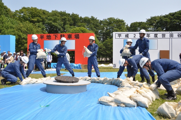 世田谷区と東京消防庁が合同総合水防訓練を実施