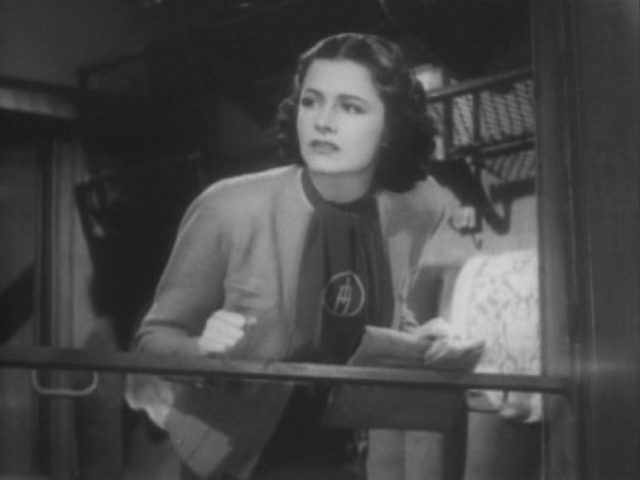 THE LADY VANISHES-03