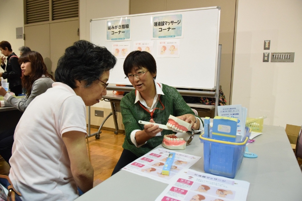 いつまでも自分の歯で健康な食生活を！