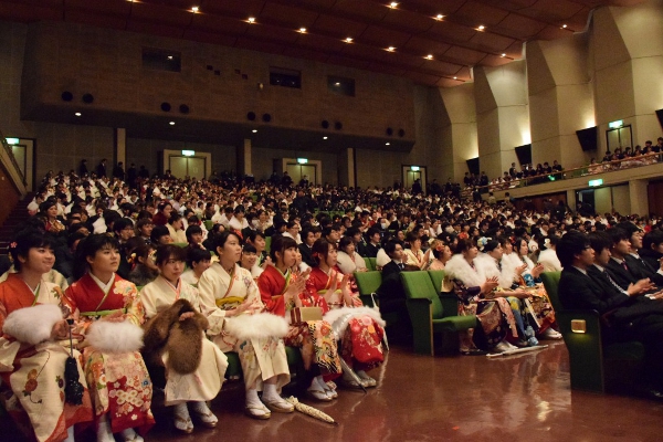 新成人が実行委員に！自分たちで企画した「成人式」で門出を祝う！