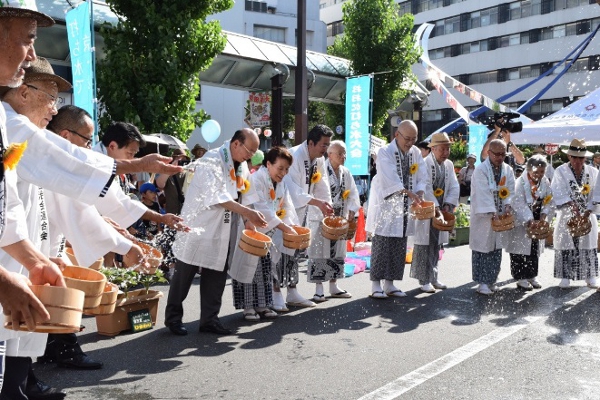 祭りは熱く！打ち水は涼しく！～「大蒲田祭」開催～