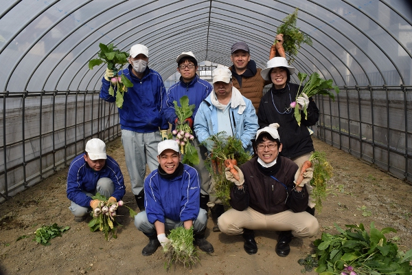 新鮮野菜を無駄にしません！農家と福祉施設がコラボレーション