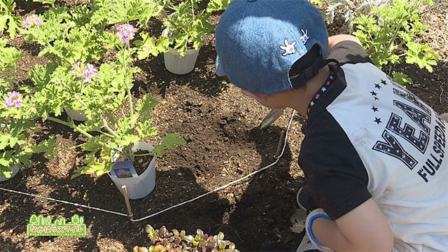 親子で花植え体験！