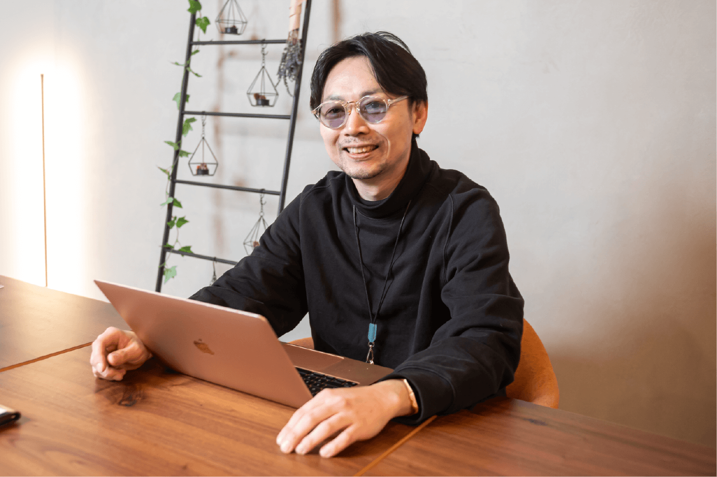 チルワーク合同会社代表坂本様写真